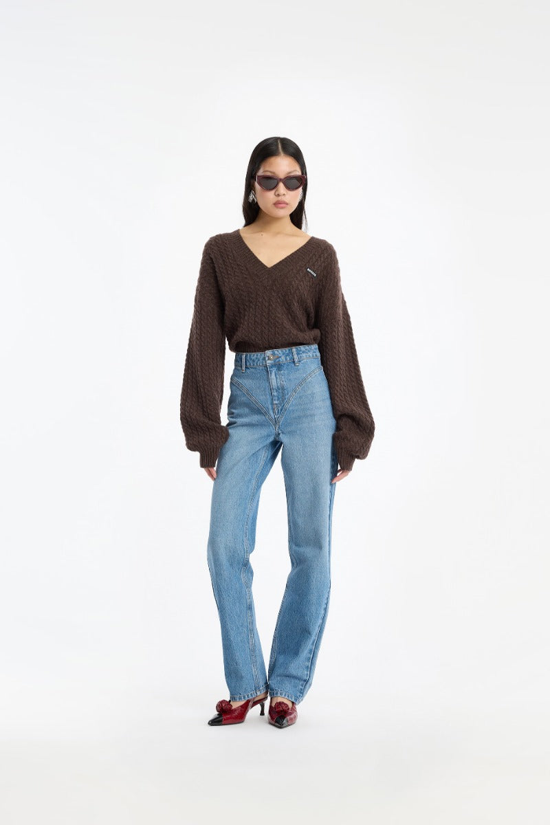 CABLE V-NECK SWEATER