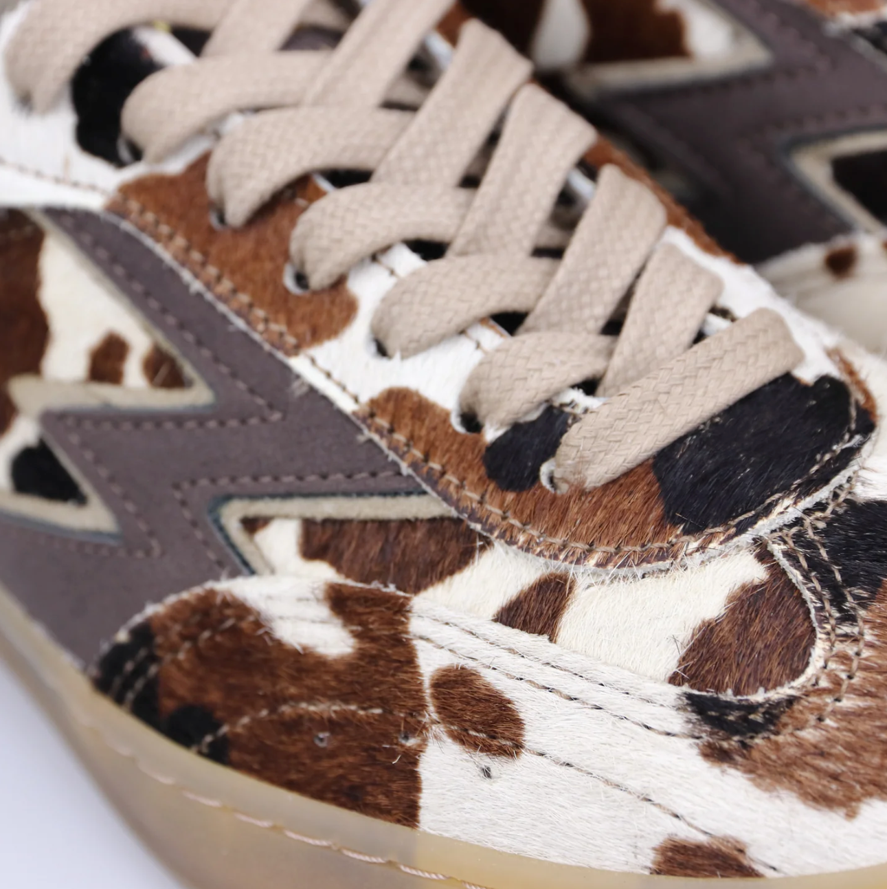 Sneaker Club Deluxe - cow print