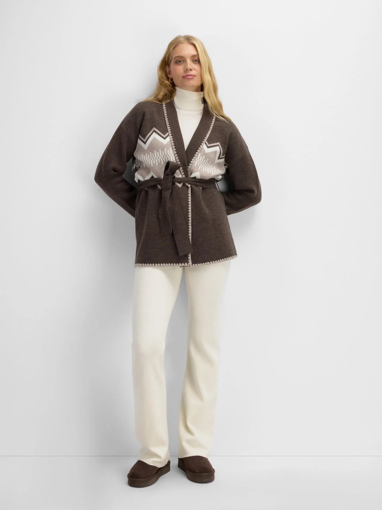 Rondslottet Cardigan Dark Brown