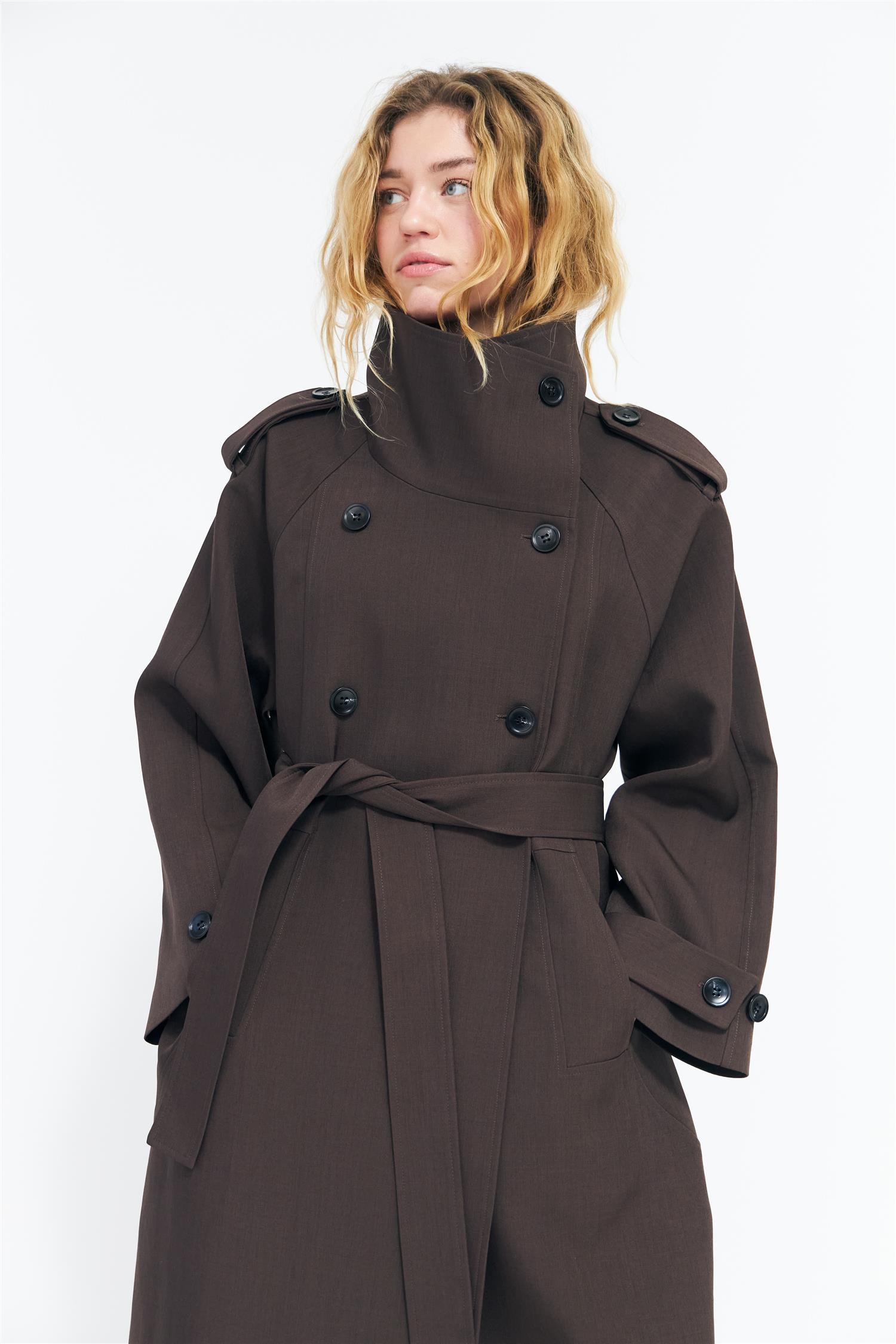 Leonoracras Trenchcoat