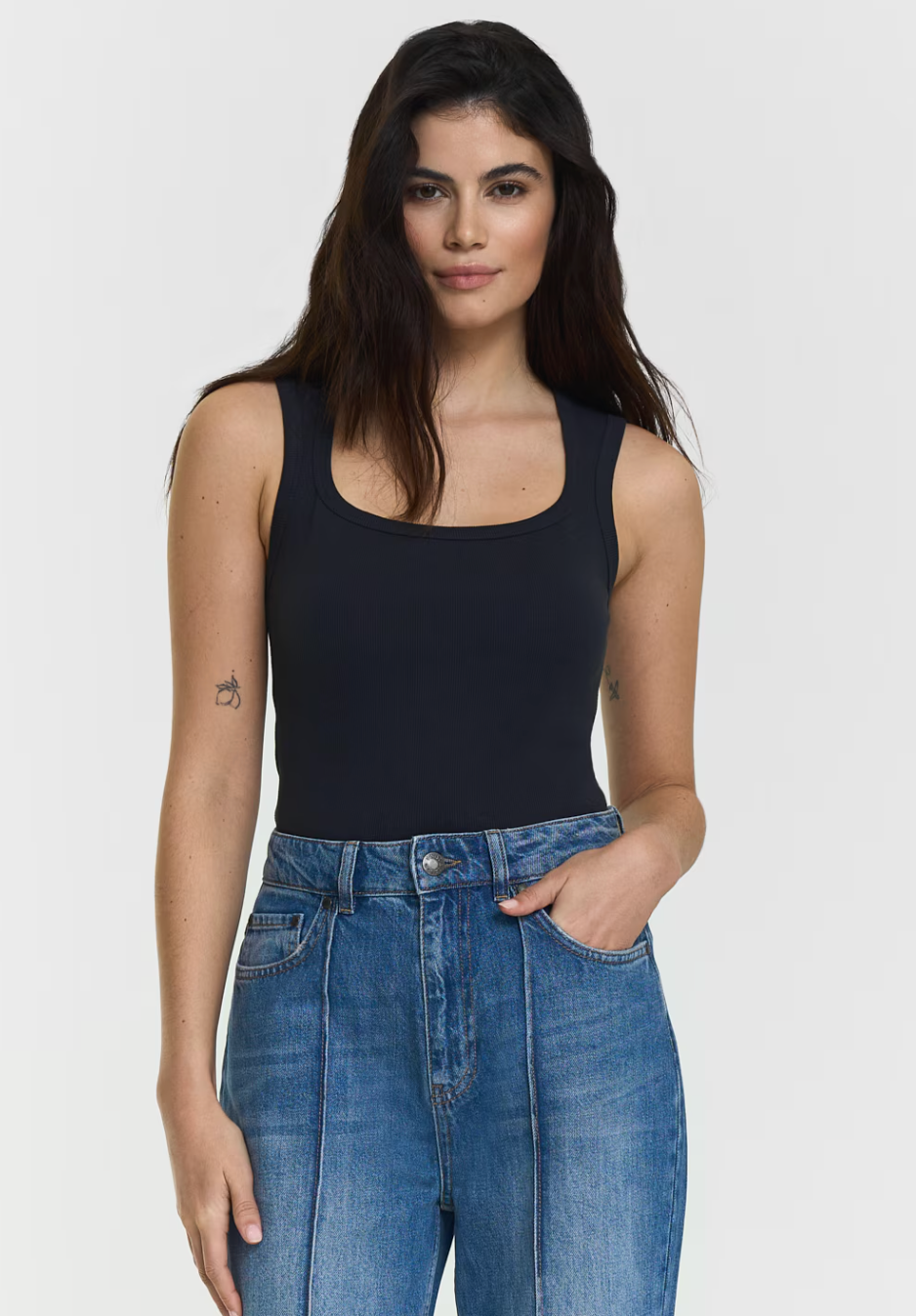 Hera singlet