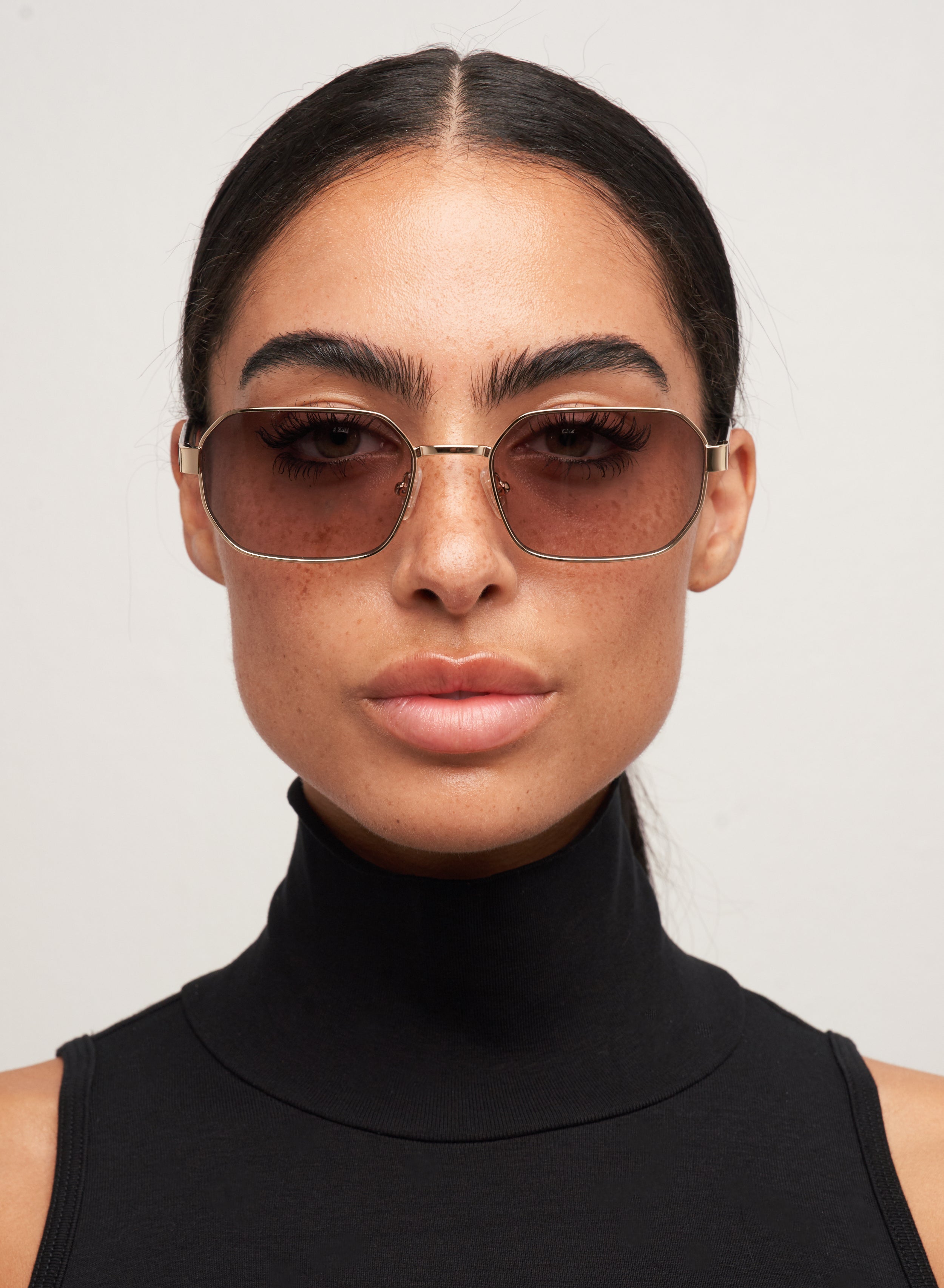 Hannah - Gold/Smokey brown