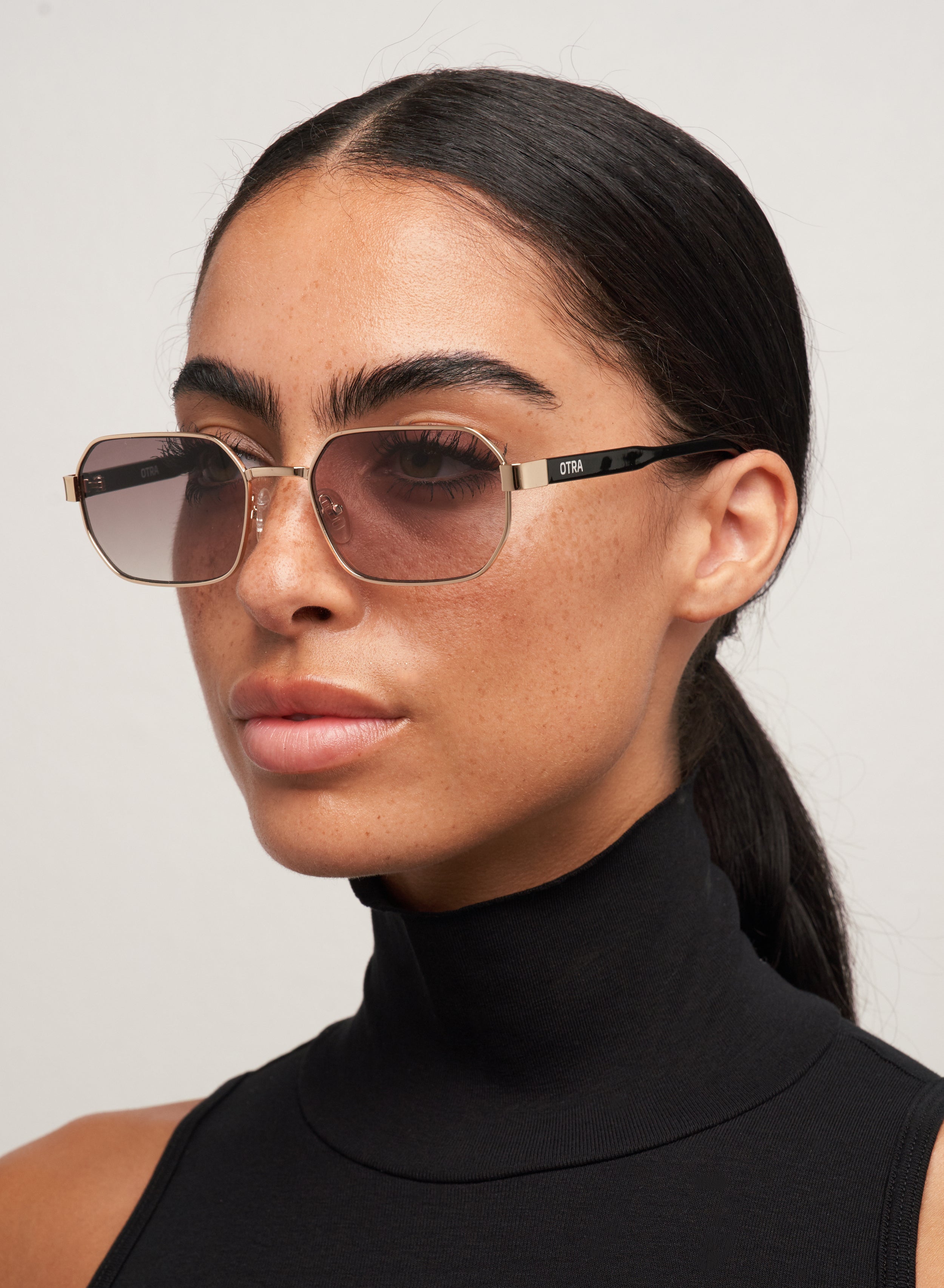 Hannah - Gold/Smokey brown