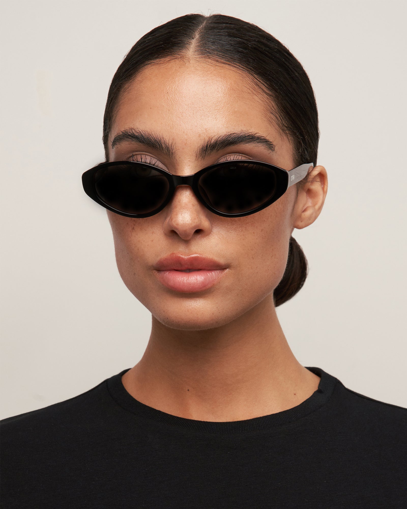Ivy - Black/Smoke