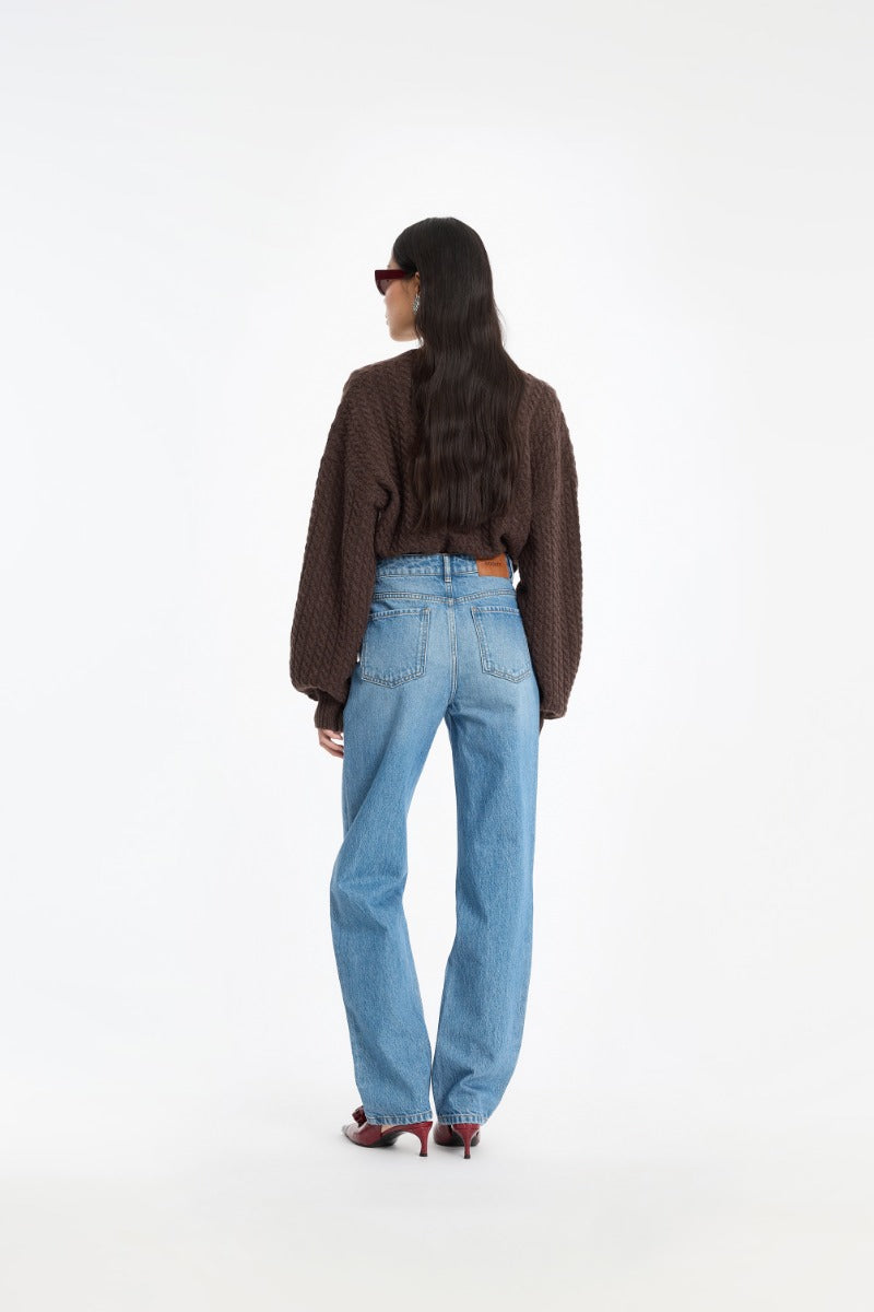 CABLE V-NECK SWEATER