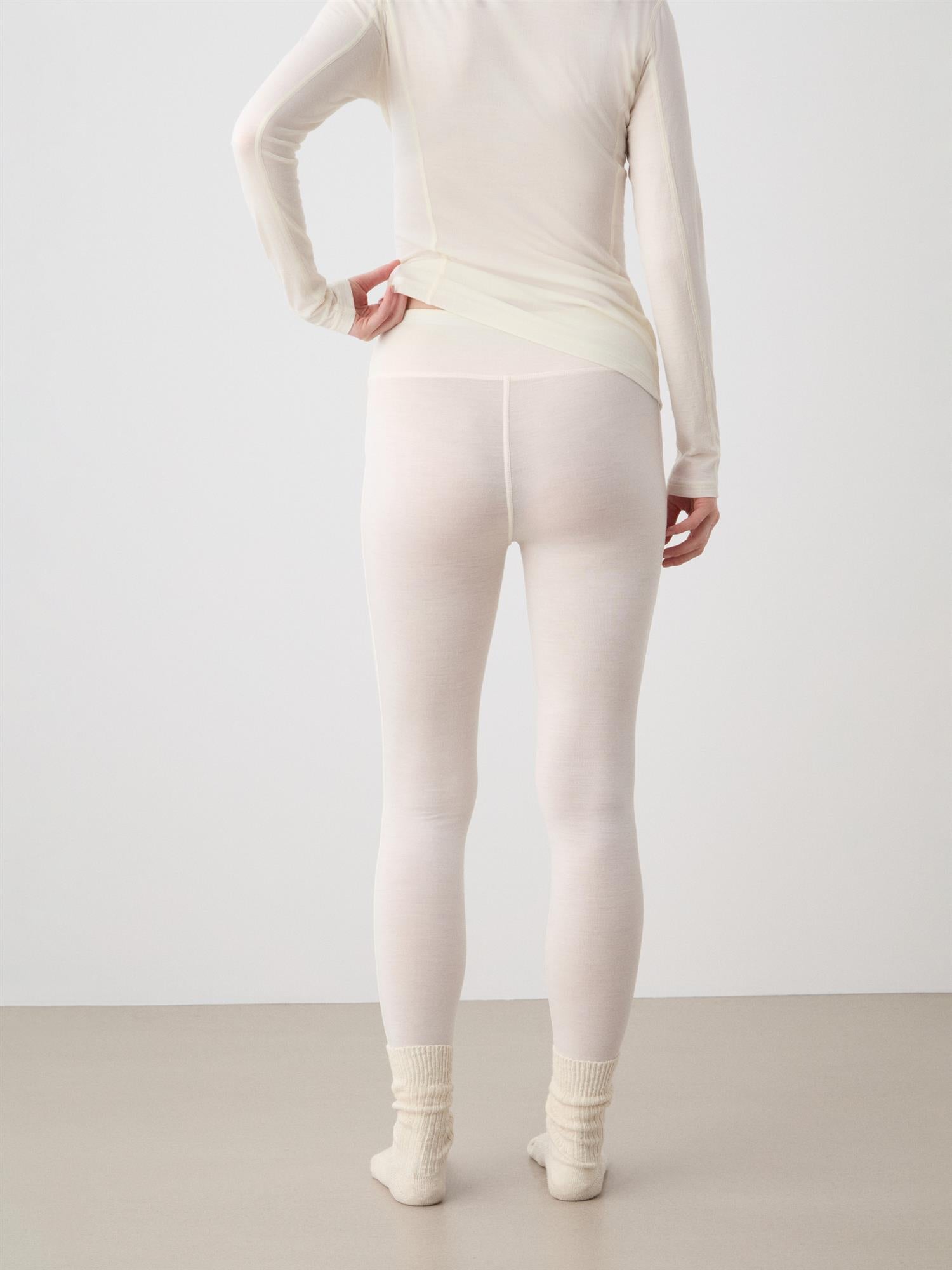 Marketing Piece Snø Leggings women