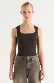 Hera singlet