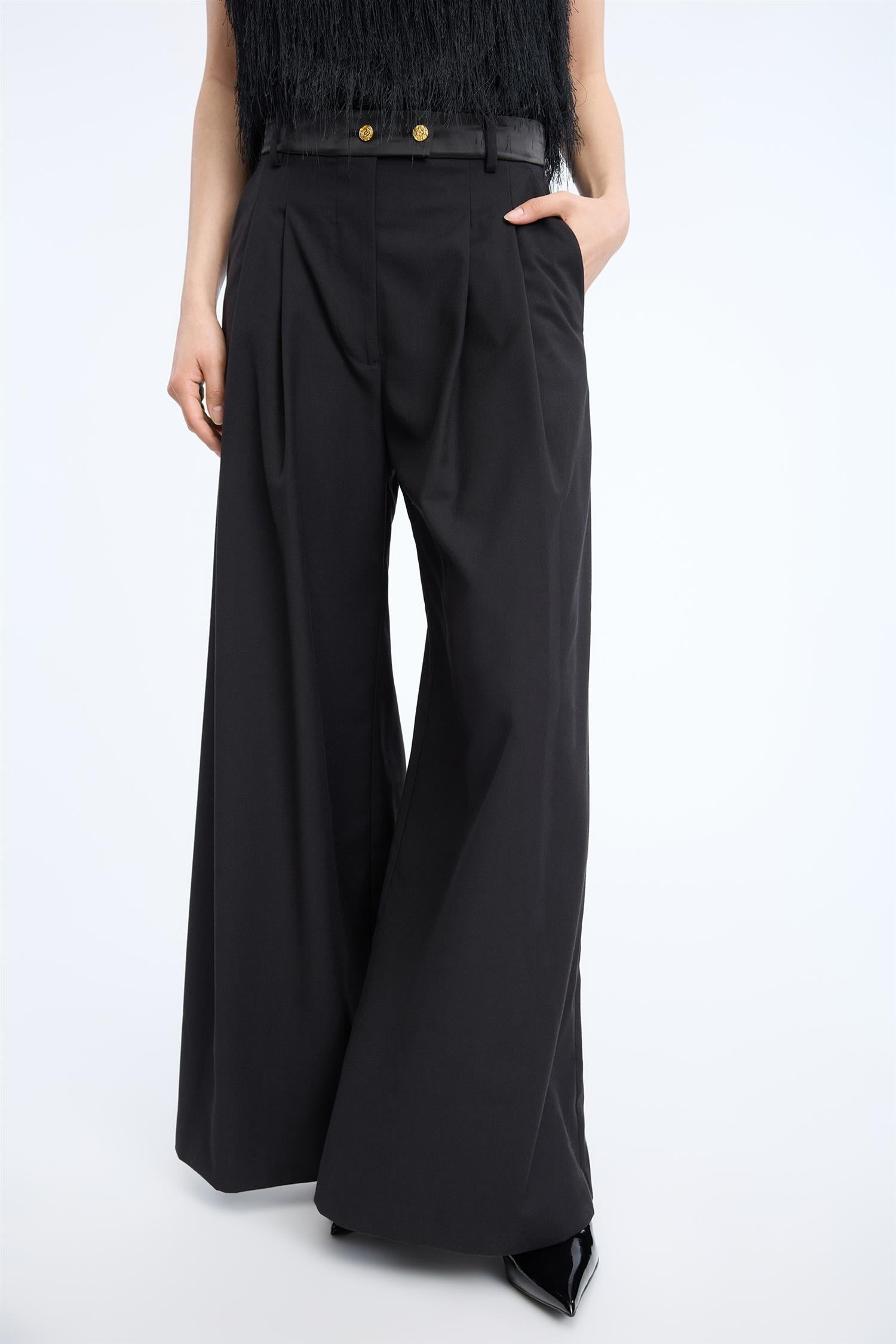Charmy Pants Black
