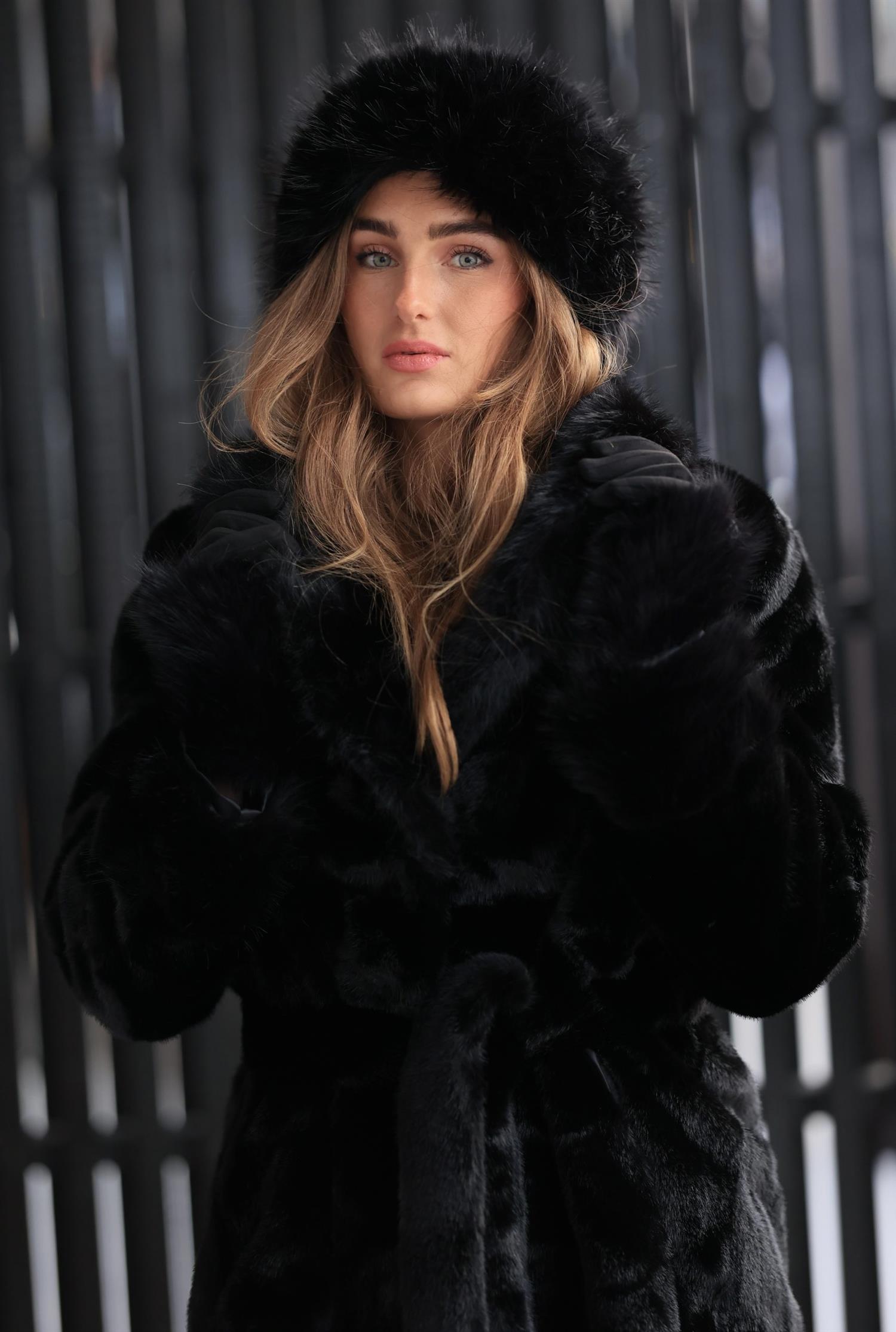 Luxe Fur Gloves Black