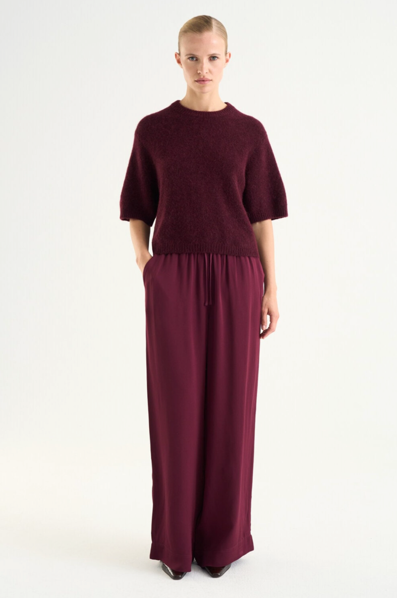 Madina Short Sleeve Knit Burgundy