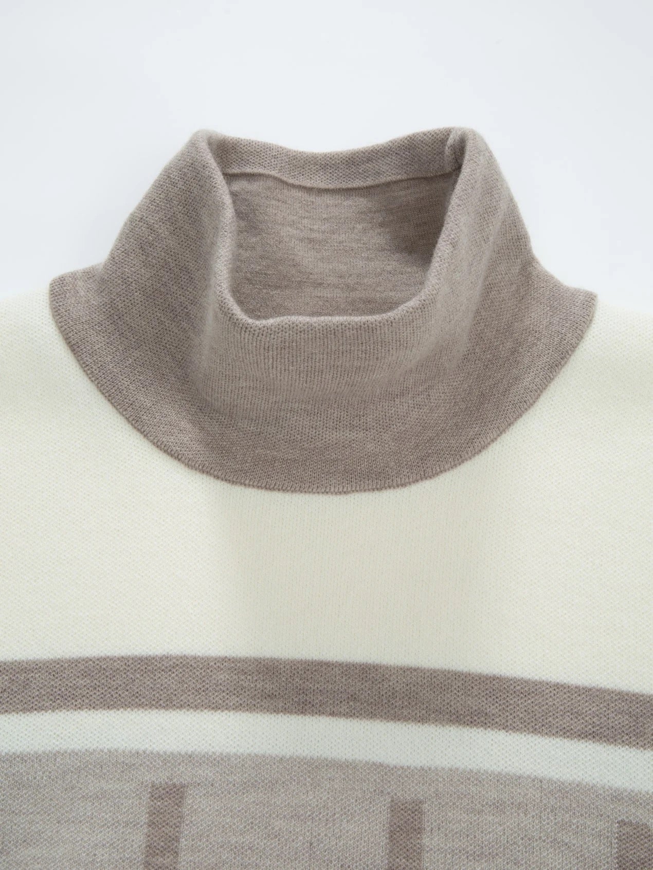 Solsidan Sweater Snow White