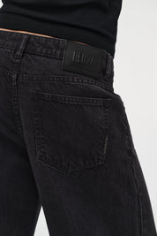 Milla Wide Blackout