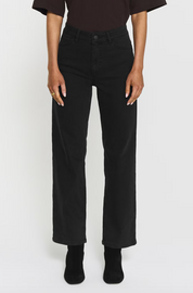 Nelly Jeans